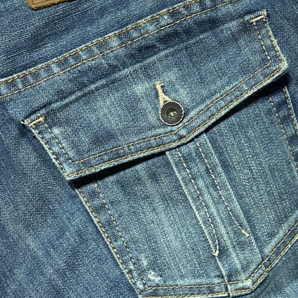 Y2K Fit Armani Exchange Distressed Straight Leg Denim W/Pocket Detail 8 Short - Picture 9 of 15